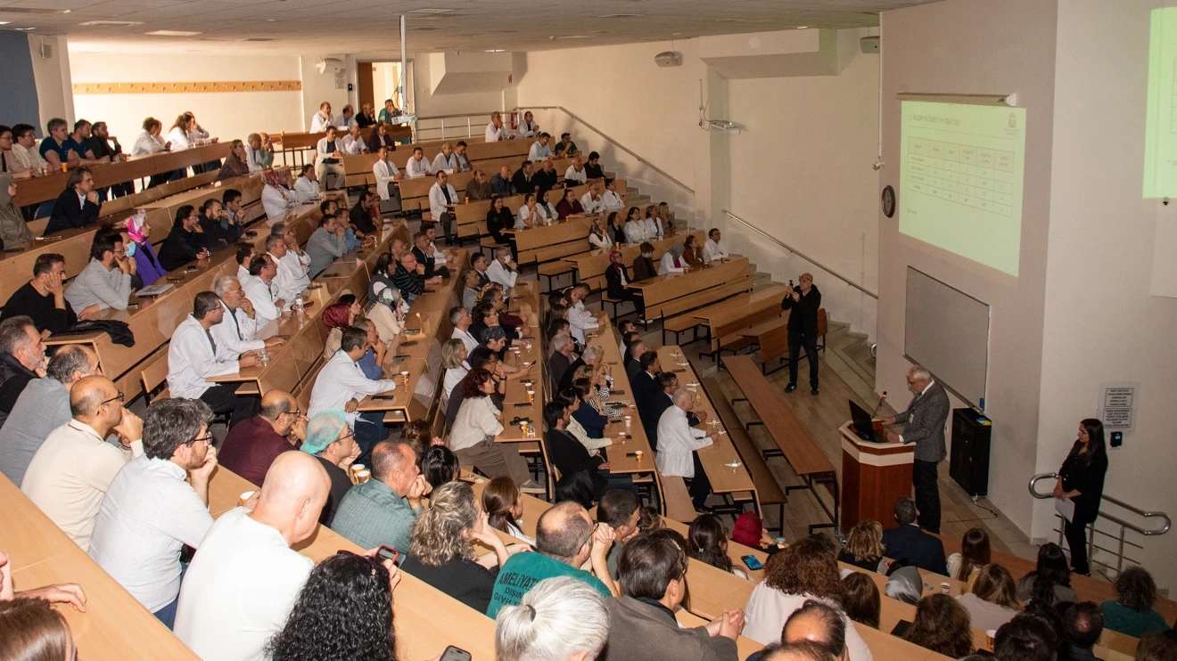 Selçuk Tıp'ta Akademik Kurul Toplantısı yapıldı